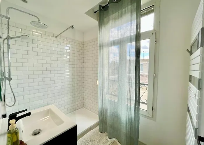 Chez Louis - Le Remois Du Centre Apartment